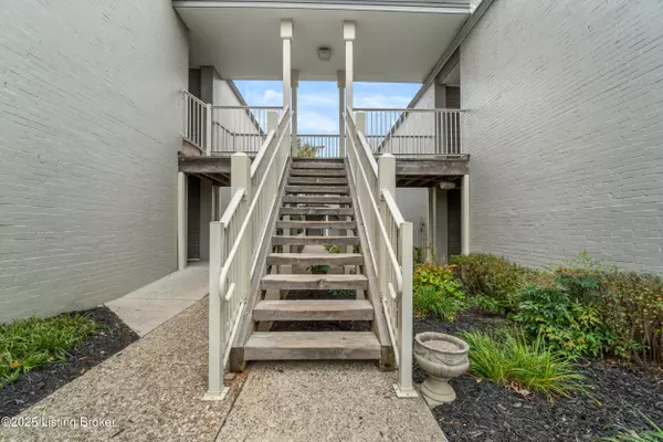 Louisville, KY 40205,1935 Gardiner Ln #APT B27