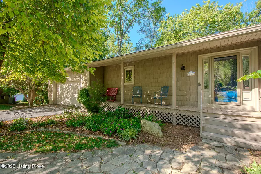 1603 Pleasure Cove Dr, La Grange, KY 40031