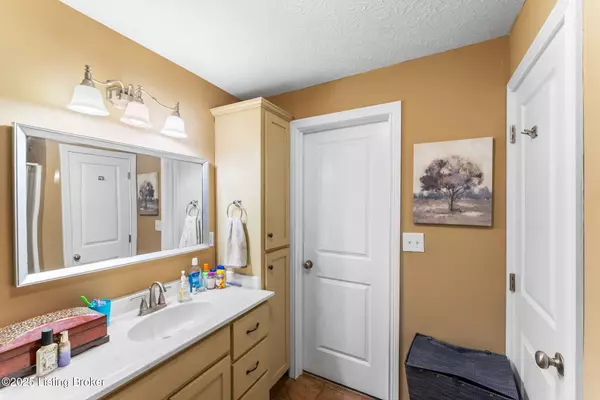 Bowling Green, KY 42101,1641 Shady Land Church Rd