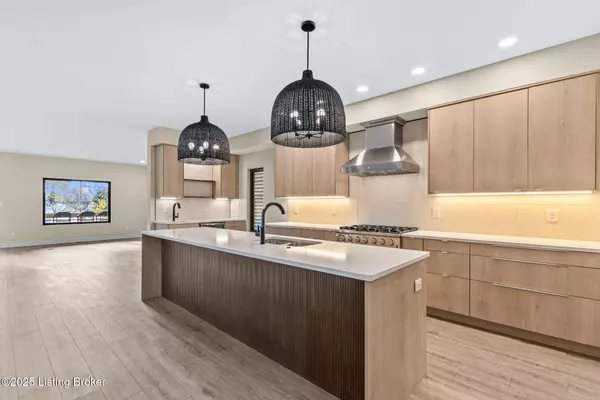 Louisville, KY 40204,956 Vine St