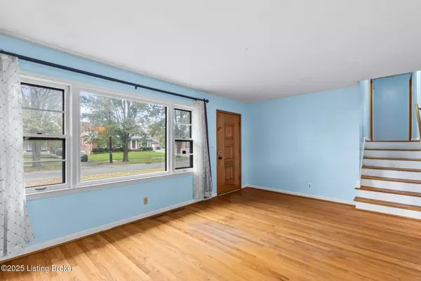 Louisville, KY 40220,3018 KAYE LAWN DR, LOUISVILLE, Dr