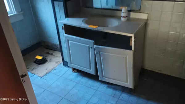 Louisville, KY 40208,2715 Taylor Blvd