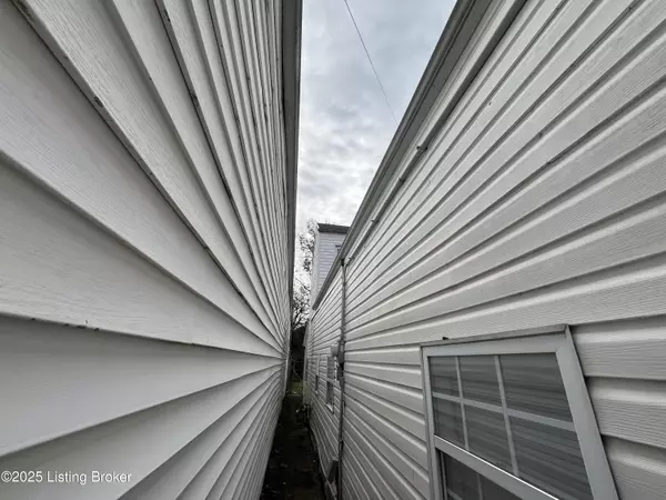 Louisville, KY 40203,1728 Rowan St