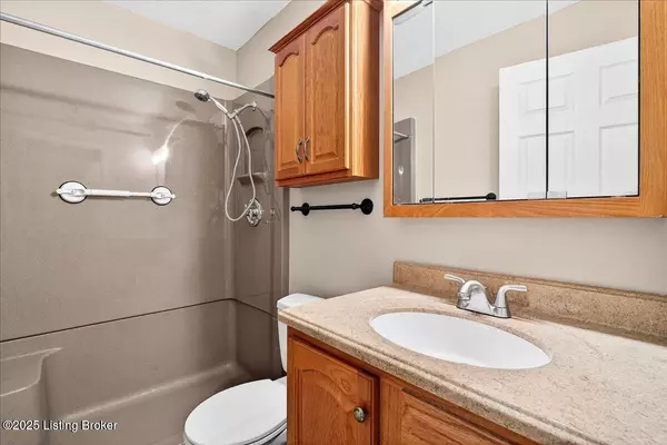 Louisville, KY 40272,5409 Logwood Ave