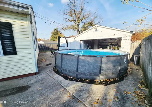 Louisville, KY 40213,4819 Hummingbird Cir