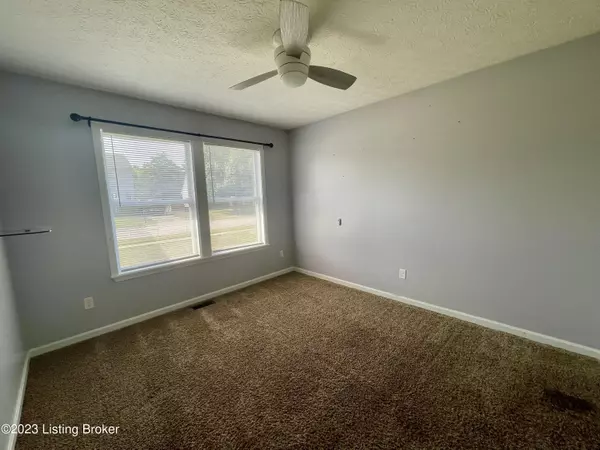 Louisville, KY 40258,7803 Texlyn Ct