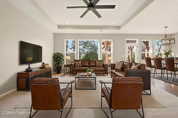 Louisville, KY 40245,18118 Bridle Run Dr