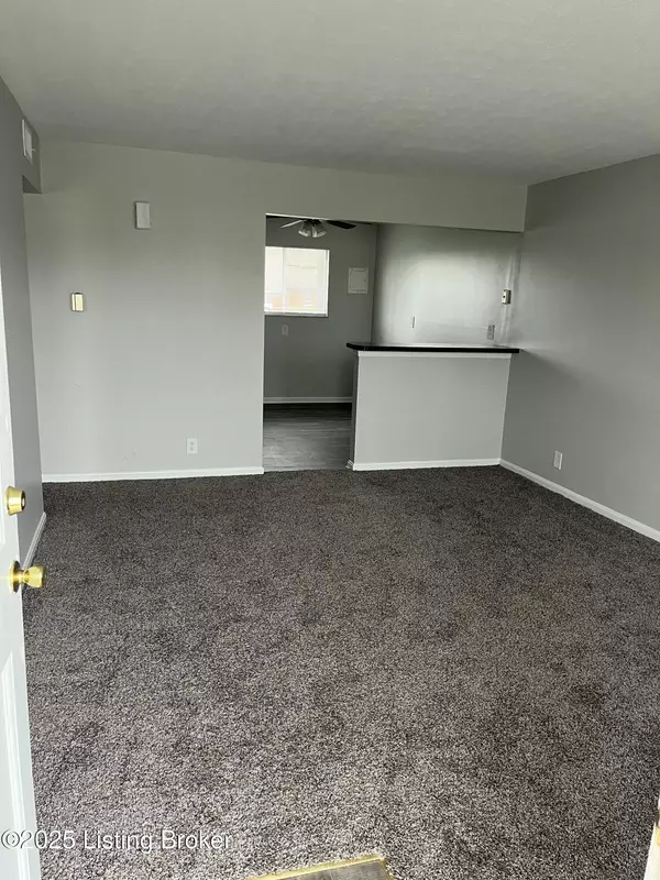 Louisville, KY 40258,6983 Dixie Hwy #202