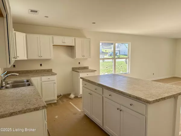 Hillview, KY 40229,124 CORAL RIDGE WAY