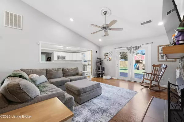 Versailles, KY 40383,212 Gray Hawk Ct