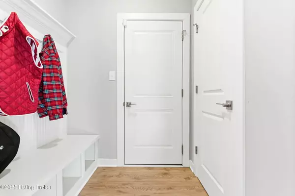 Louisville, KY 40219,6007 Ledgerock Cove Pl