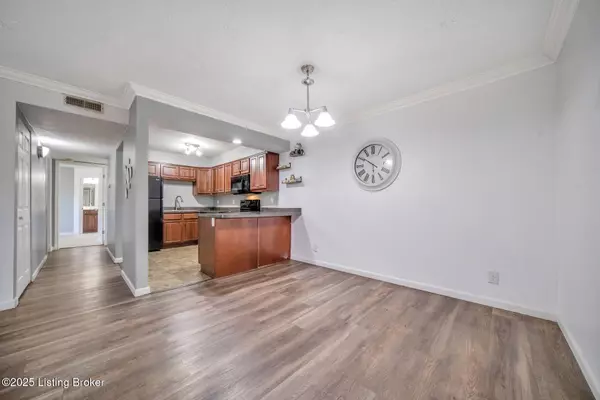 Louisville, KY 40218,4204 Wisteria Landing Cir #203