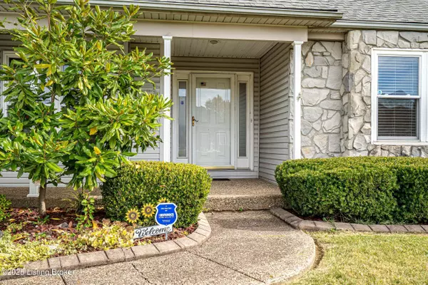 Louisville, KY 40216,5130 Hunters Point Cir