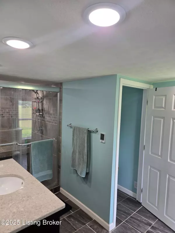 Vine Grove, KY 40175,9883 S Hwy 333