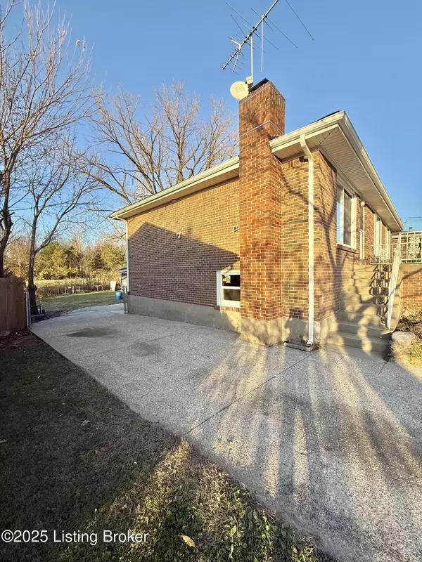 Louisville, KY 40219,6105 Rocky Mountain Dr