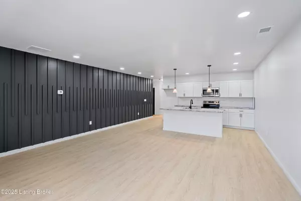 Louisville, KY 40258,6713 Memory Ln