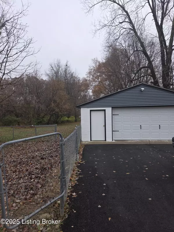 Louisville, KY 40118,1110 Fairdale Rd