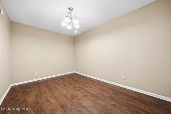 Louisville, KY 40223,610 La Fontenay Ct