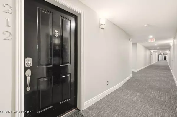 Prospect, KY 40059,10619 Meeting St #212