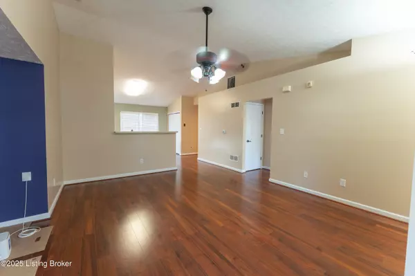 Louisville, KY 40228,7035 Royal Links Dr