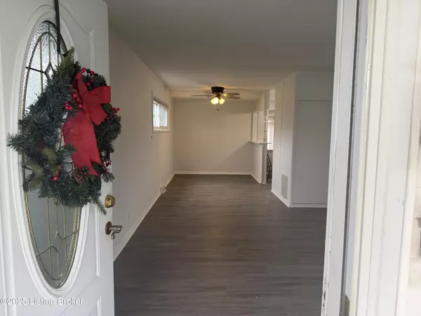 Lynnview, KY 40213,4924 Warbler WAY