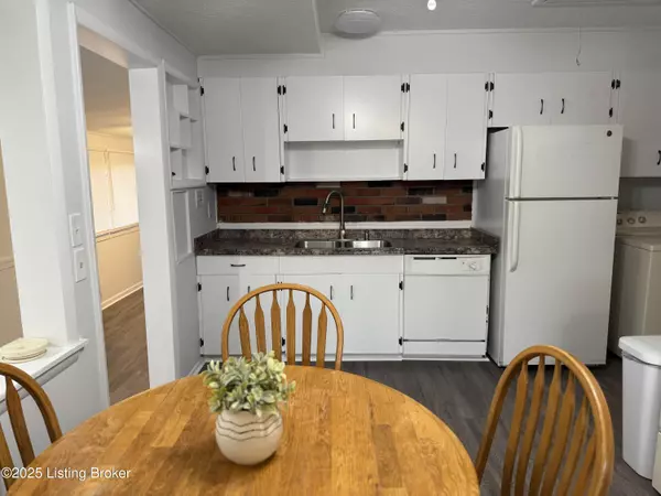 Lynnview, KY 40213,4924 Warbler WAY