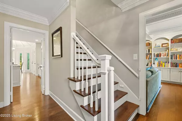 Louisville, KY 40222,214 Hidden Oak Pl