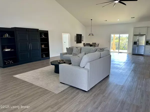 Sanders, KY 41083,125 Sunny Ln