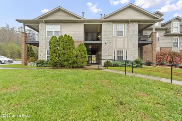 Louisville, KY 40214,7309 St Andrews Woods Cir #105