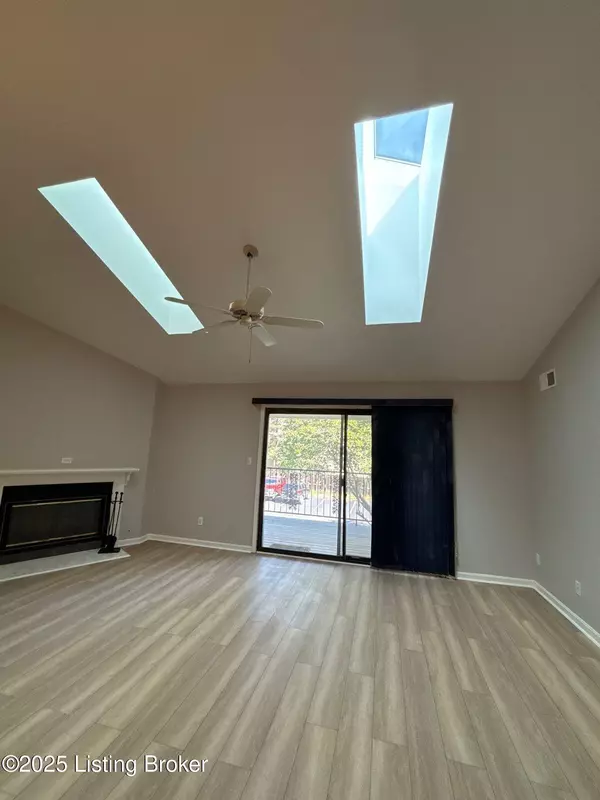 Louisville, KY 40222,816 Washburn Ave #APT 16