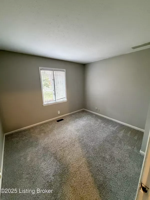 Louisville, KY 40299,8701 Kev Ct