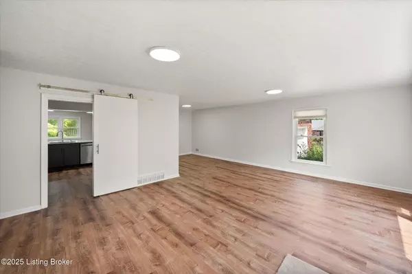 Louisville, KY 40229,2702 Ballad Blvd