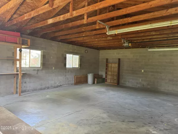 Louisville, KY 40219,3611 Tarragon Rd