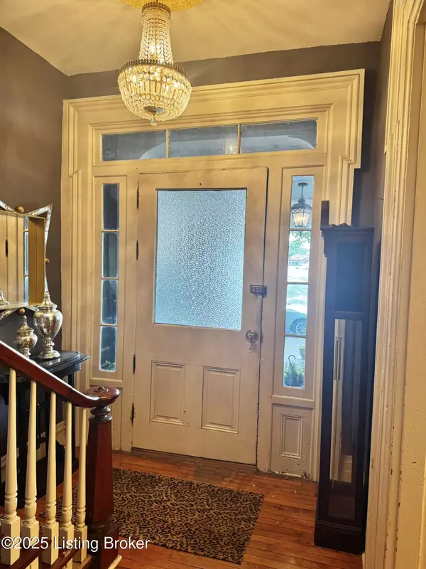 Jeffersonville, IN 47130,218 Locust St