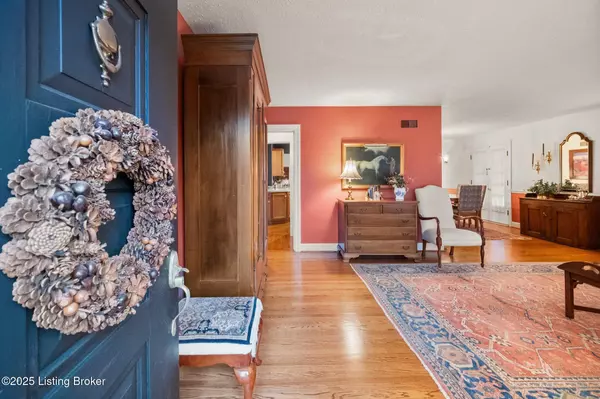 Louisville, KY 40207,27 Chamberry Cir