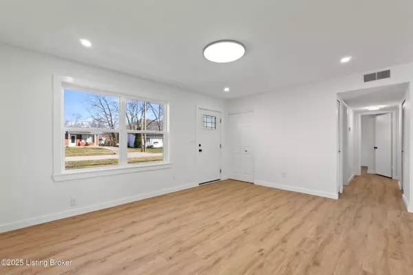 Louisville, KY 40272,5336 Logwood Ave