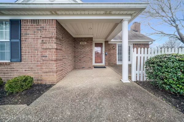 Lyndon, KY 40242,8200 Fox Hall Pl