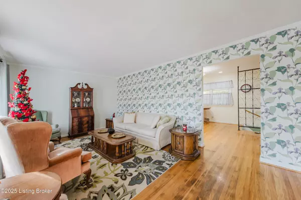 Louisville, KY 40220,4211 Blossomwood Dr