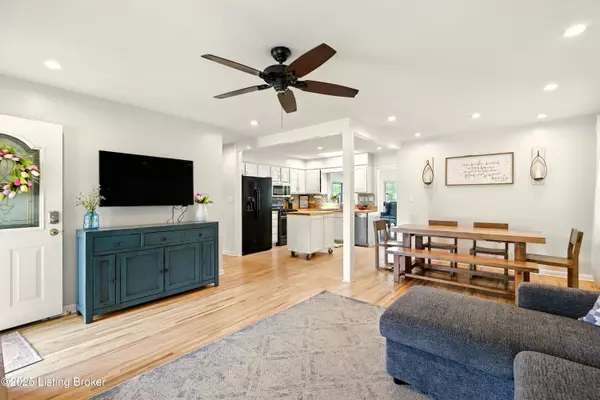 Louisville, KY 40220,3807 Manner Dale Dr