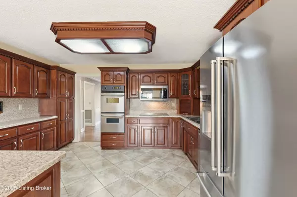 Bardstown, KY 40004,166 Castleton Dr