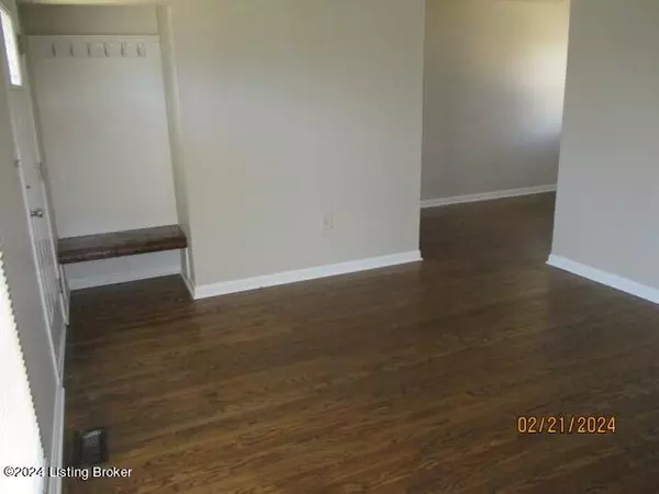 Louisville, KY 40229,5611 Littleridge Dr