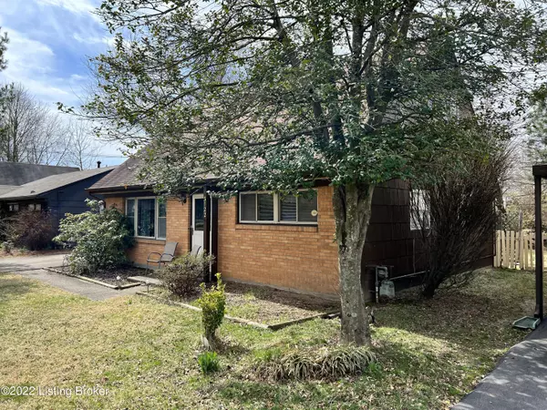 3122 Commander Dr, Louisville, KY 40220