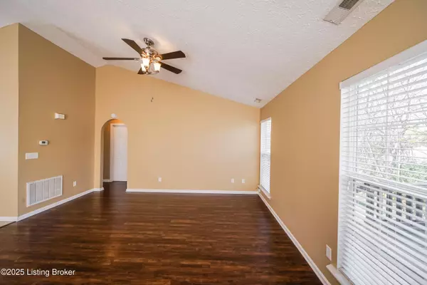 Louisville, KY 40228,7813 Bridlewood Pl