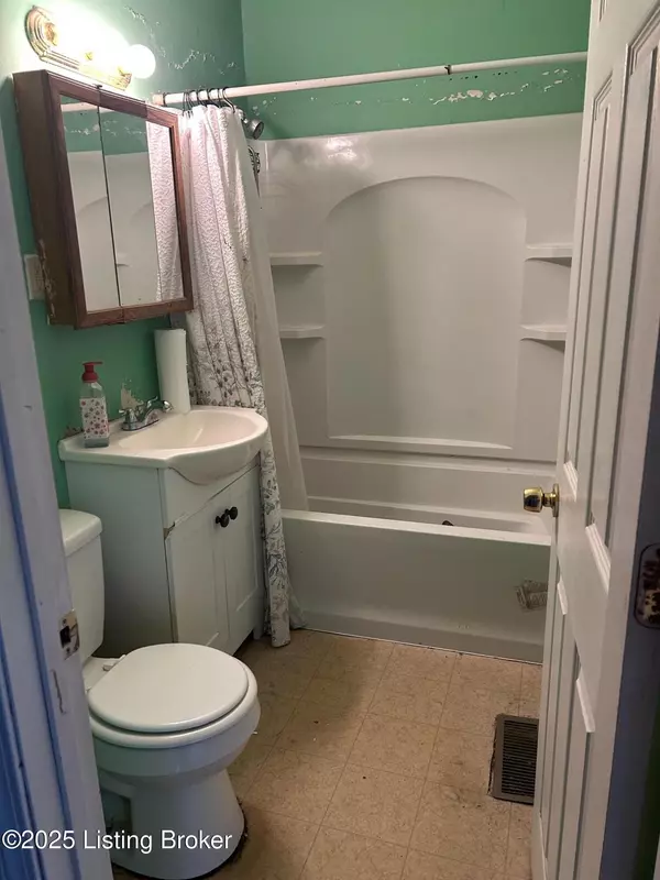 Louisville, KY 40216,2907 Garey Ln