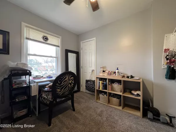 Louisville, KY 40272,6239 Blaze WAY