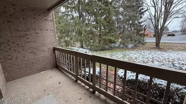 Louisville, KY 40220,4125 Browns Ln #114