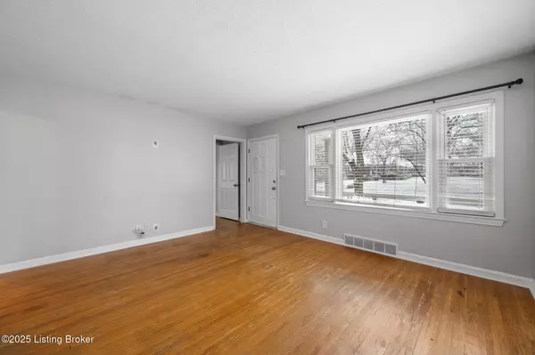 Louisville, KY 40220,4227 Hillbrook Dr