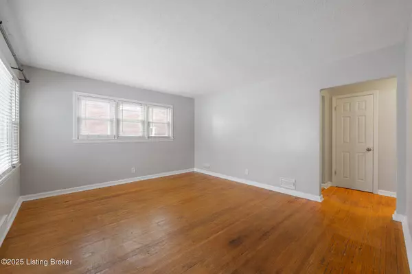 Louisville, KY 40220,4227 Hillbrook Dr