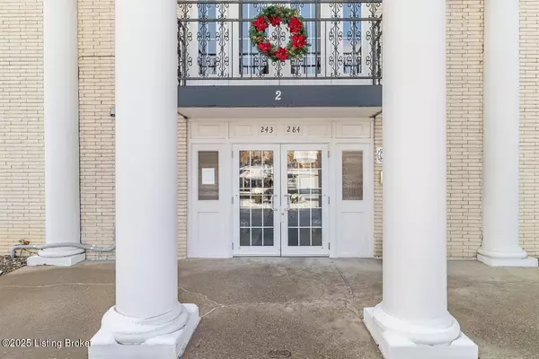 Louisville, KY 40220,281 El Conquistador Pl