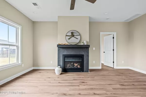 La Grange, KY 40031,3700 Scarlet Oak Ln